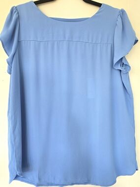 NWT LADIES SIZE M LOFT Blue Flutter Sleeve Blouse.